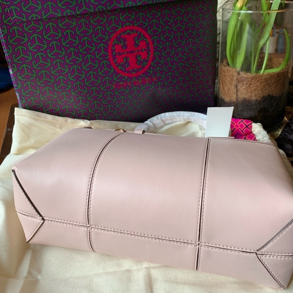 ⛔️SOLD⛔️Authentic Tory Burch LG T-Satchel leather - Picture 4 of 8